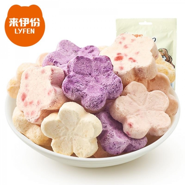 Lyfen Freeze-dried solid yogurt fruit cubes 30g, 来伊份网红酸奶块，冻干固体酸奶果粒块草莓干黄桃干零食来一份，满包邮