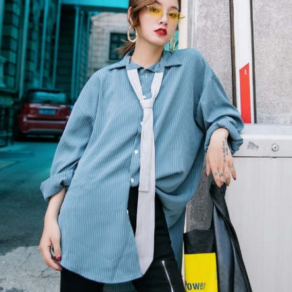Long sleeve loose simple casual tie chic top, 2019新款闺格蓝色竖条纹衬衫