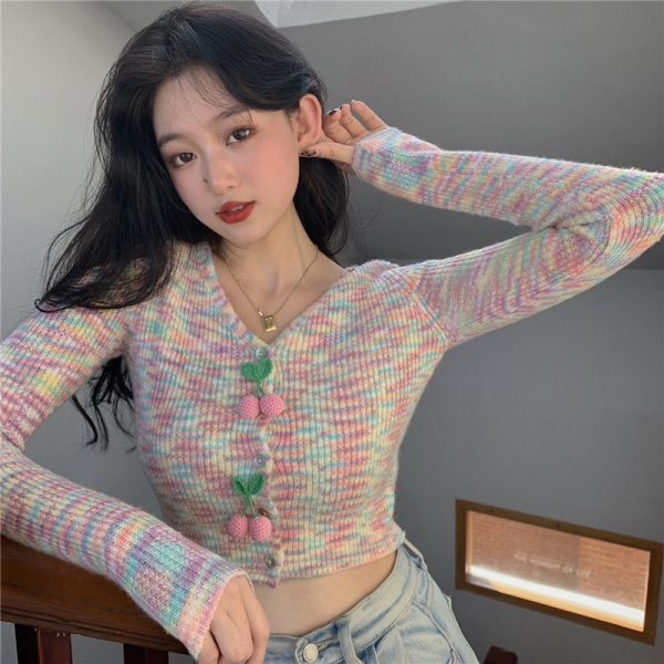 Knitted cardigan coat women spring 2021 new fit with V-Neck Sweater, 洋气针织开衫外套
内搭V领毛衣