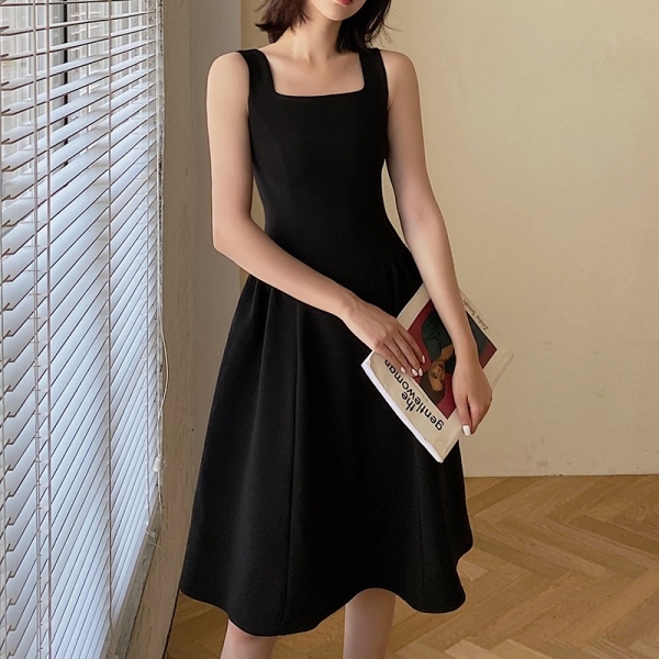 Black square collar dress new style in 2021 summer, 旅游度假出游款
女神日常穿搭款