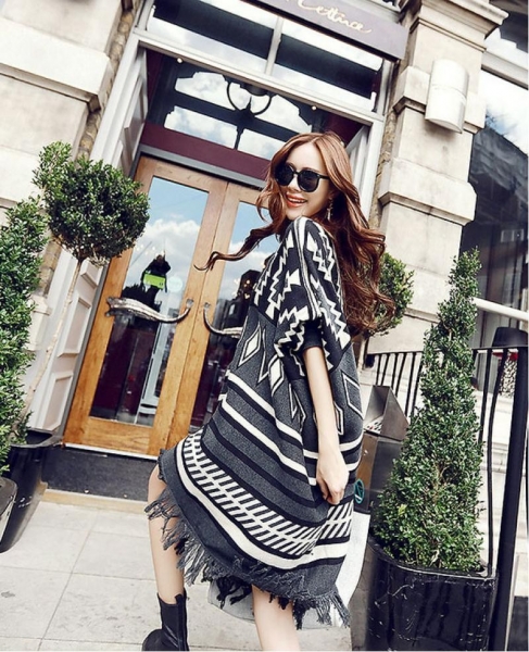 New Women's Oversize Loose Geometric Patterns Tassels Cloak, 